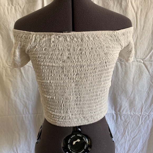 Brandy Melville Charlene Off the shoulder Crop - Picture 3 of 4